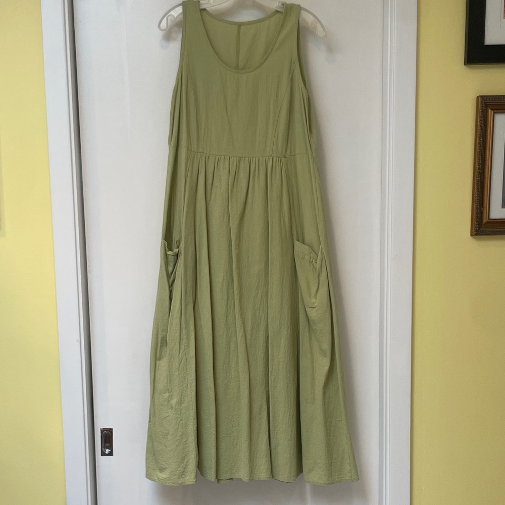 Sleeveless Green maxi dress